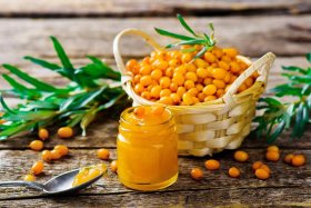 Cătina, cea mai bună sursă de vitamina C şi betacaroten