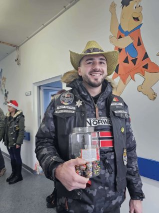 De Crăciun, dăruim zâmbete micilor pacienţi